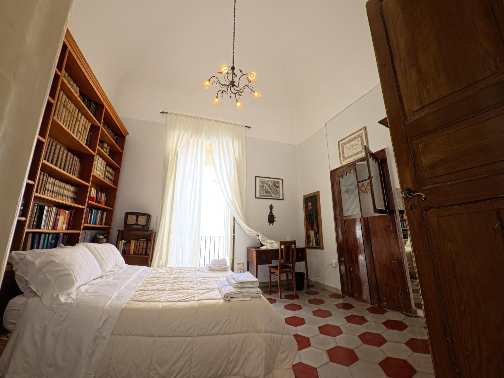 Palazzo Framarino Dei Malatesta - Noble Floor - XIV Century Giovinazzo Luaran gambar