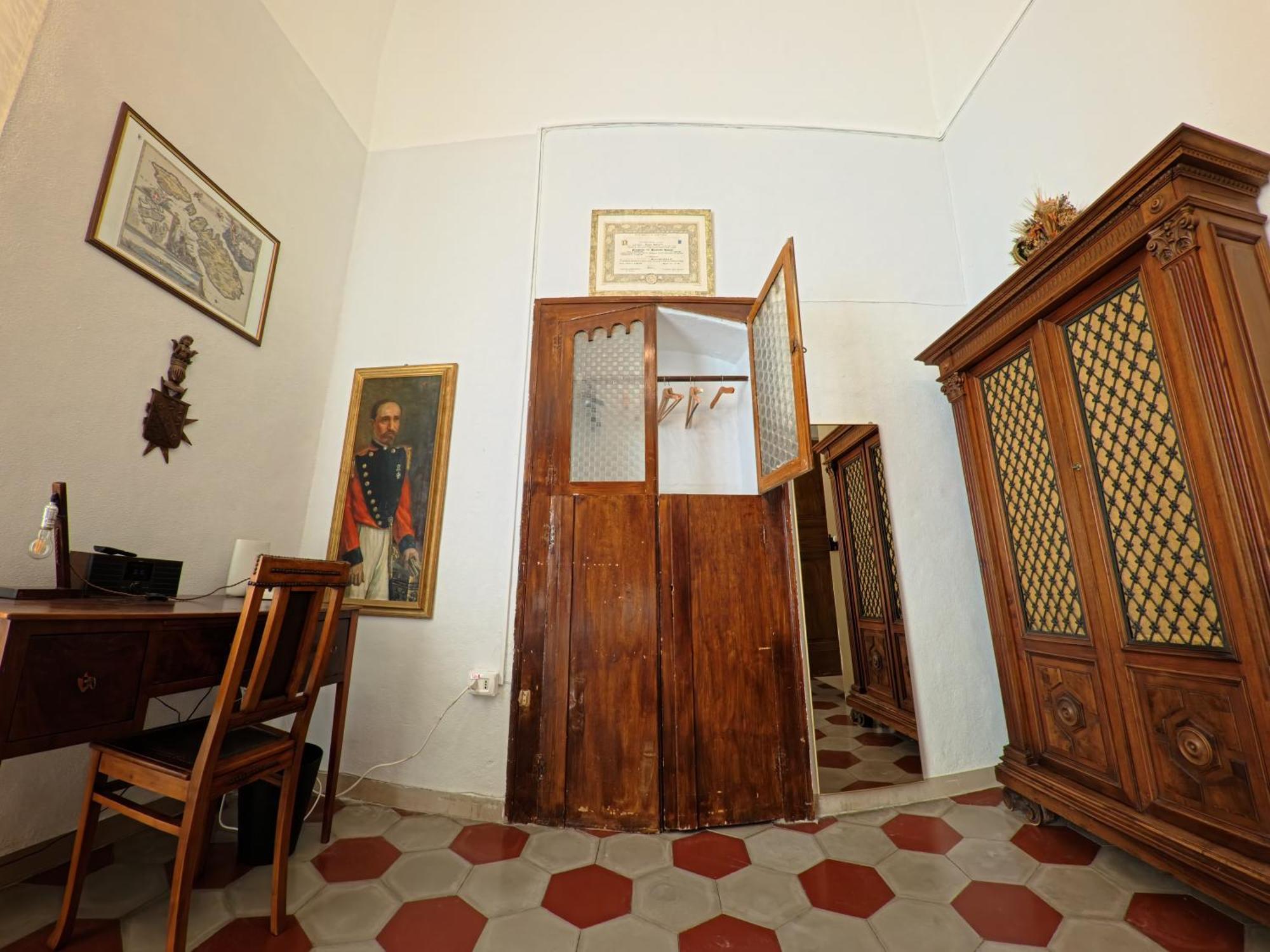 Palazzo Framarino Dei Malatesta - Noble Floor - XIV Century Giovinazzo Luaran gambar