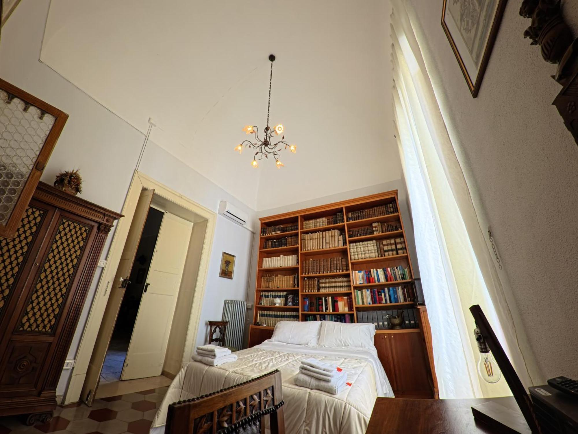 Palazzo Framarino Dei Malatesta - Noble Floor - XIV Century Giovinazzo Luaran gambar