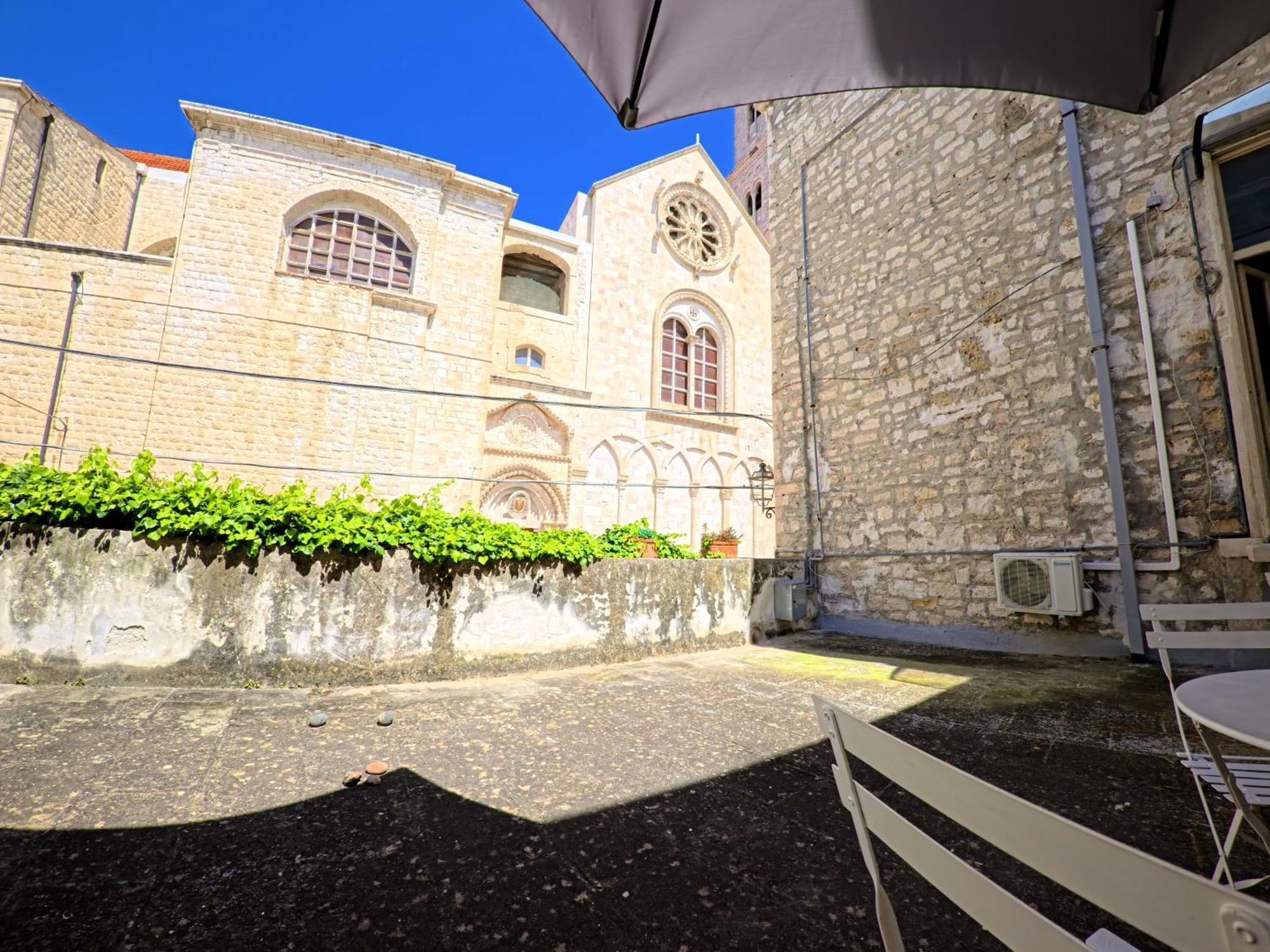 Palazzo Framarino Dei Malatesta - Noble Floor - XIV Century Giovinazzo Luaran gambar