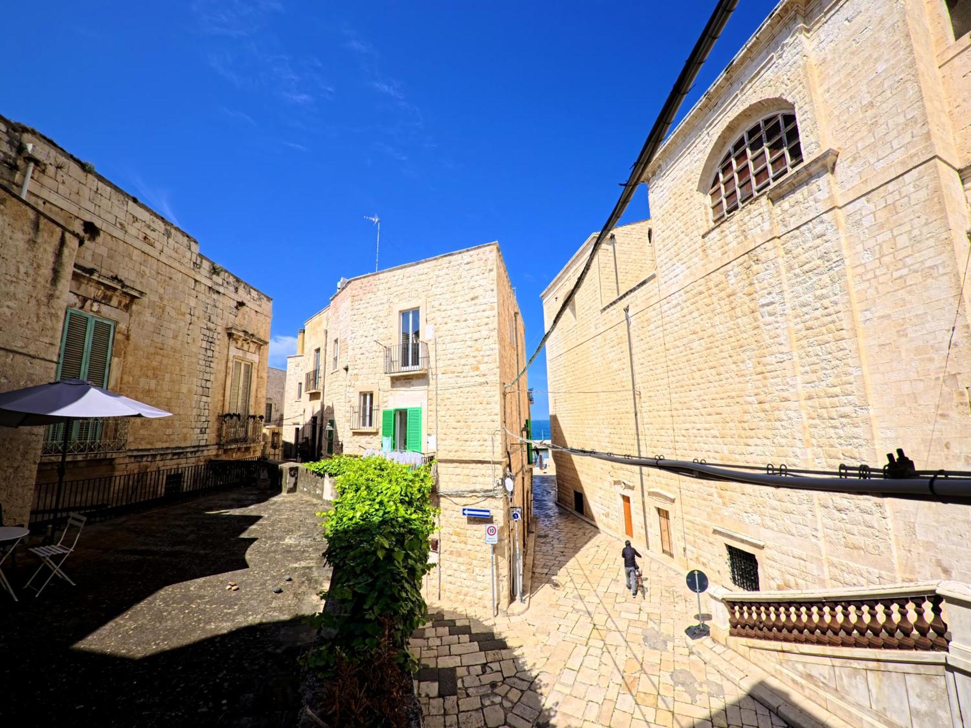 Palazzo Framarino Dei Malatesta - Noble Floor - XIV Century Giovinazzo Luaran gambar