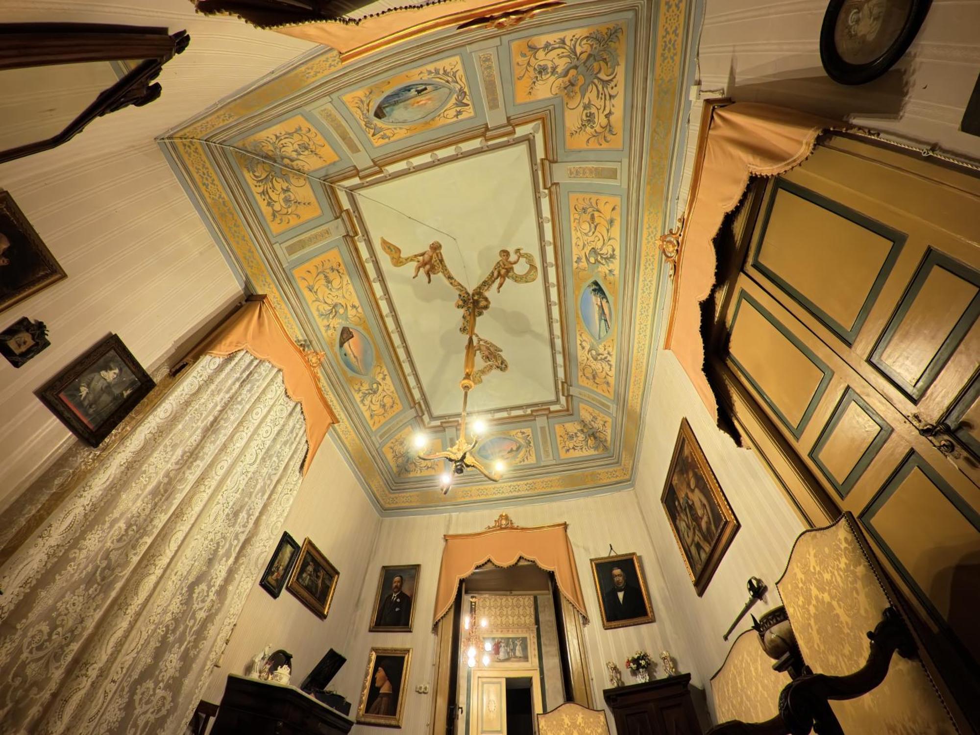 Palazzo Framarino Dei Malatesta - Noble Floor - XIV Century Giovinazzo Luaran gambar