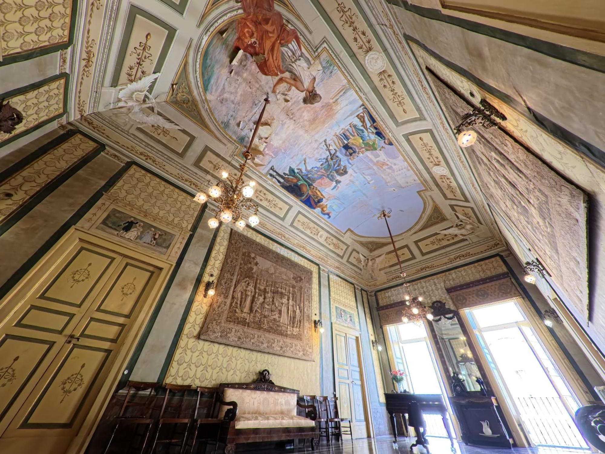 Palazzo Framarino Dei Malatesta - Noble Floor - XIV Century Giovinazzo Luaran gambar